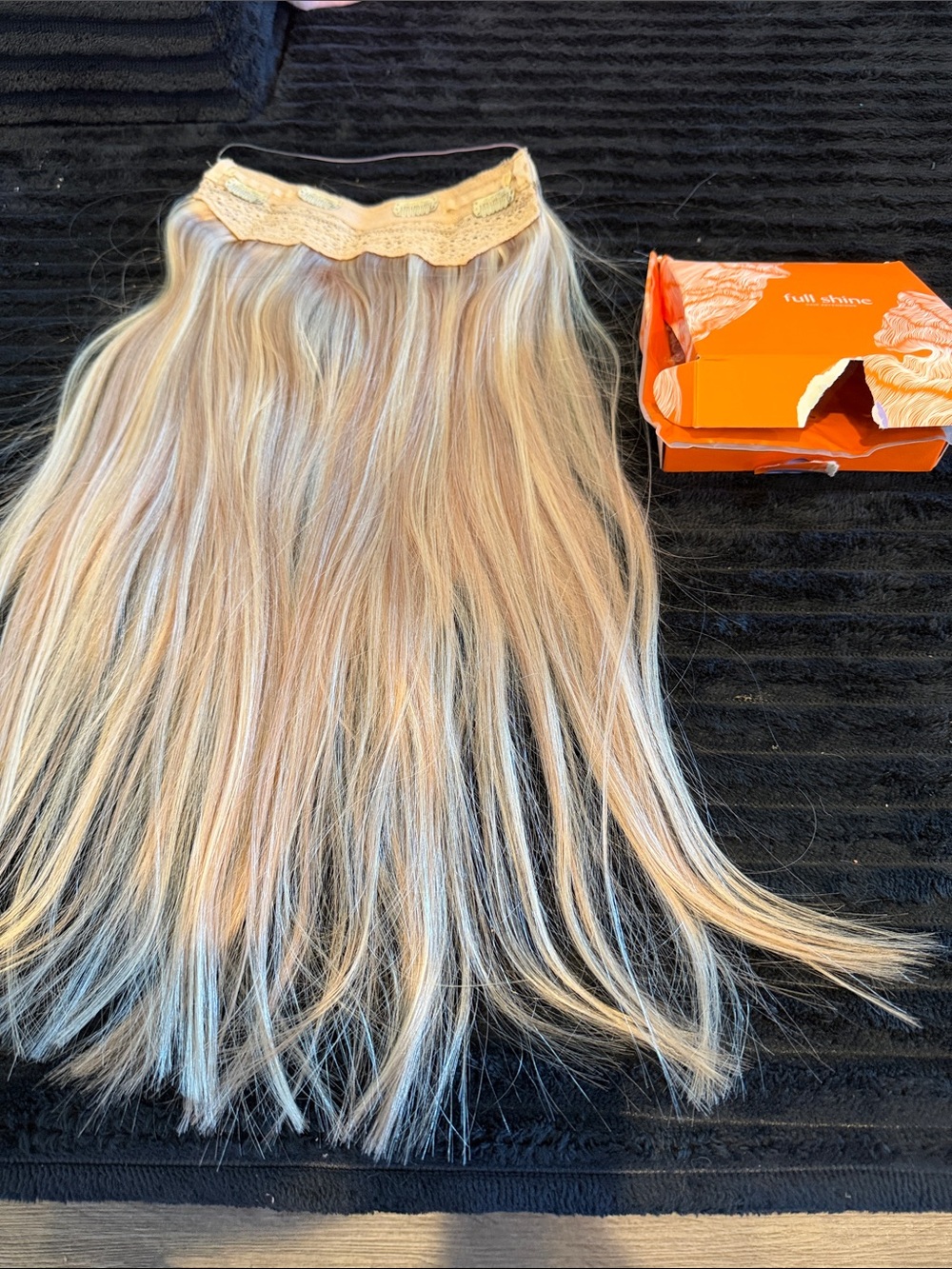 Full shine Halo hair extension brand new unfortunately it’s short on me!